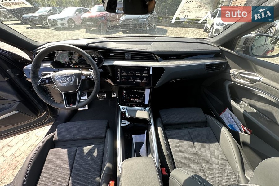 Audi Q8 e-tron - фото 21