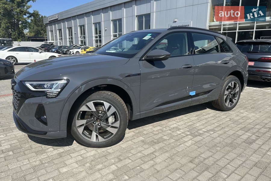 Audi Q8 e-tron - фото 23