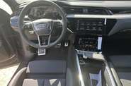 Audi Q8 e-tron - фото 24
