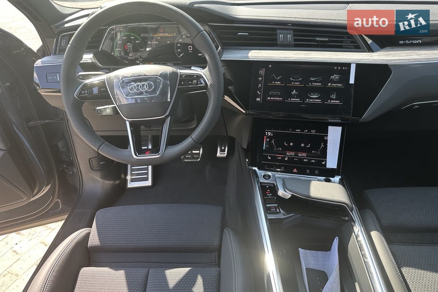 Audi Q8 e-tron - фото 24