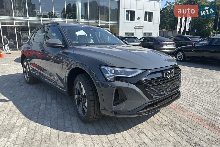 Audi Q8 e-tron - фото 14