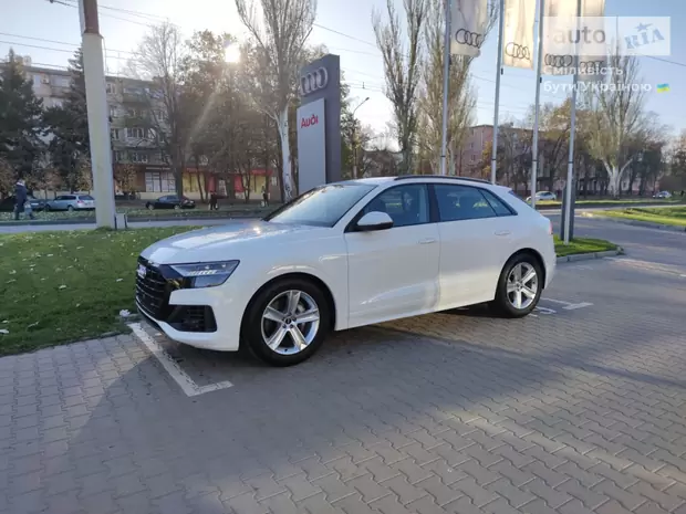 Audi Q8 Basis