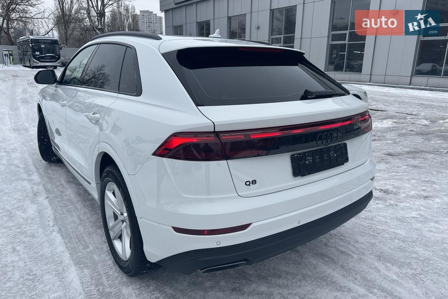 Audi Q8 - фото 28