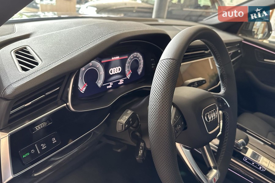 Audi Q8 - фото 21