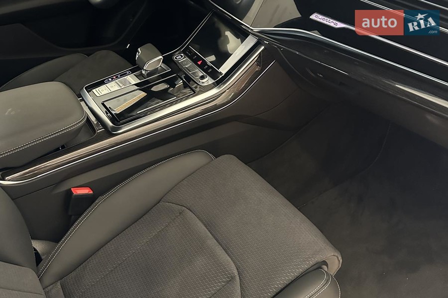 Audi Q8 - фото 24