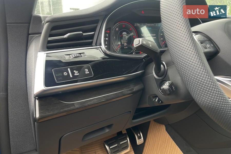 Audi Q8 - фото 12