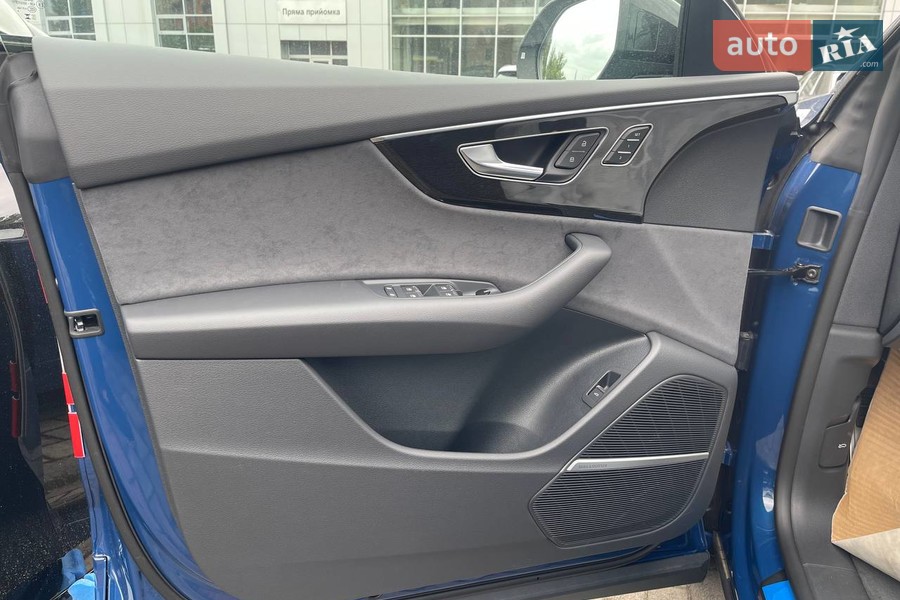 Audi Q8 - фото 10