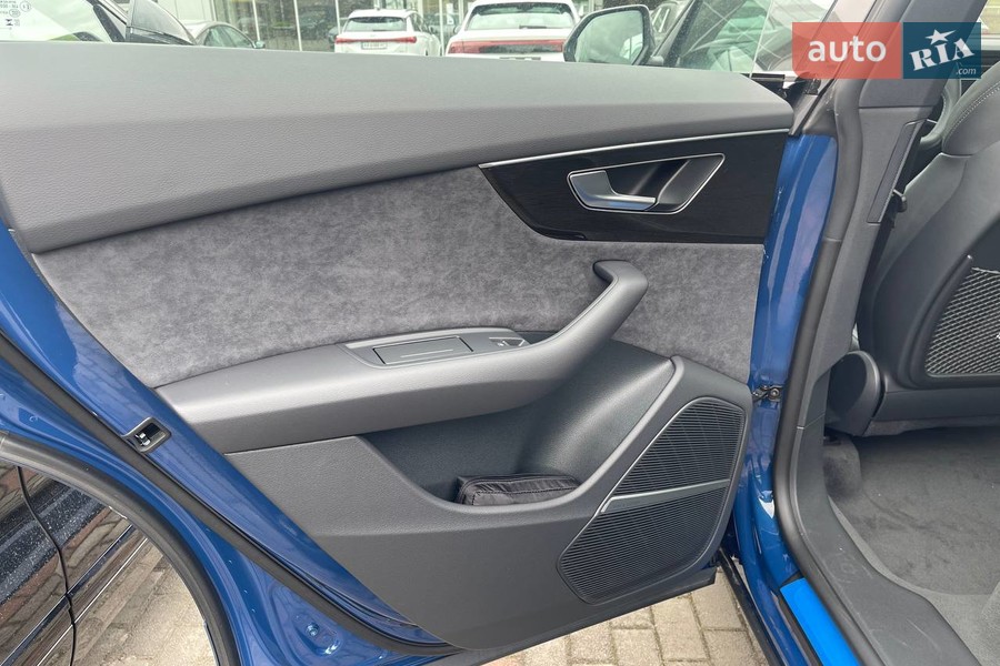 Audi Q8 - фото 18