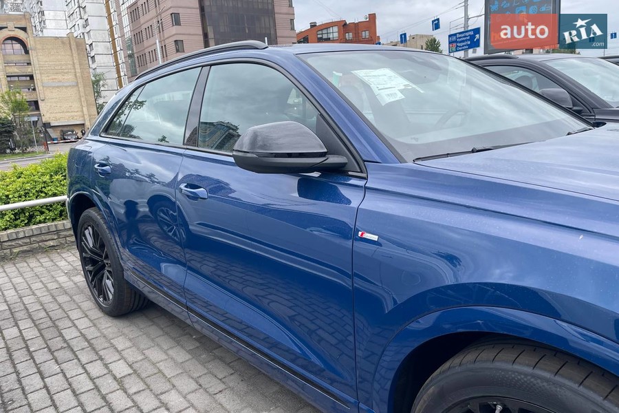 Audi Q8 - фото 9