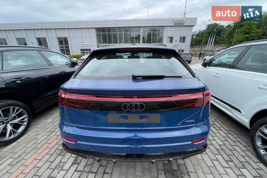 Audi Q8 - фото 6