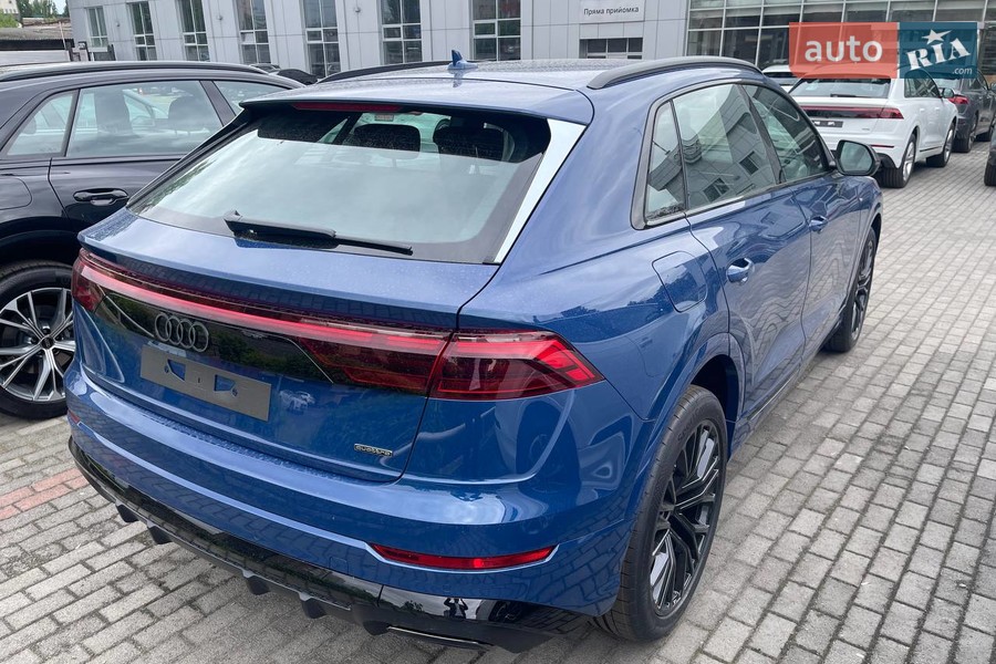 Audi Q8 - фото 7