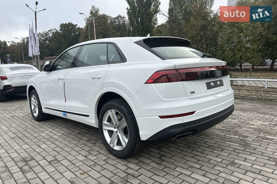 Audi Q8 - фото 9