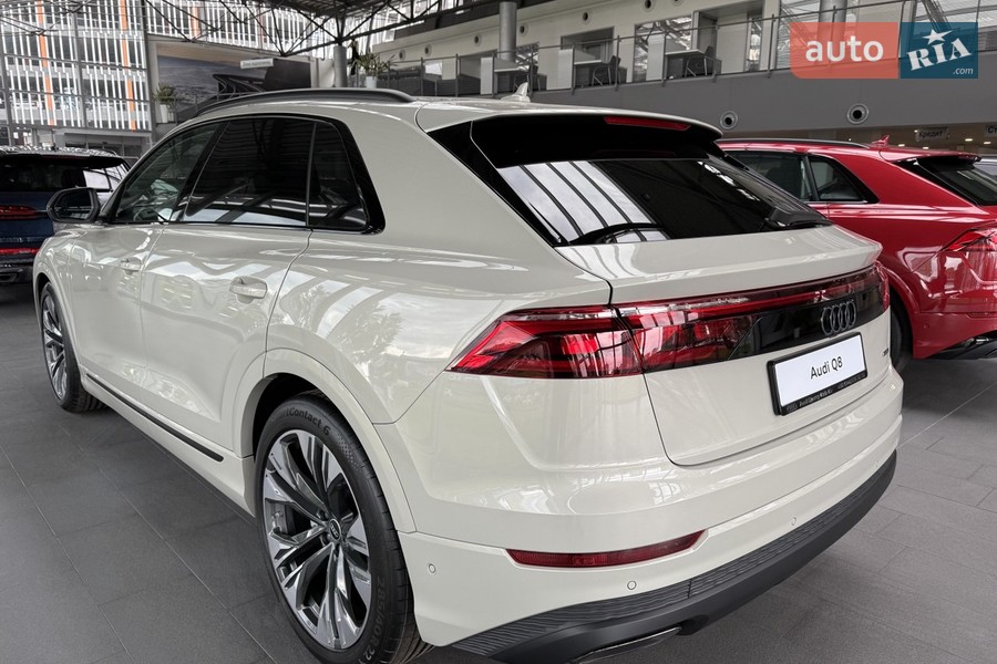 Audi Q8 - фото 3