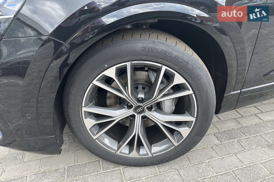 Audi Q8 - фото 10