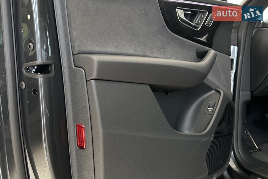 Audi Q8 - фото 19