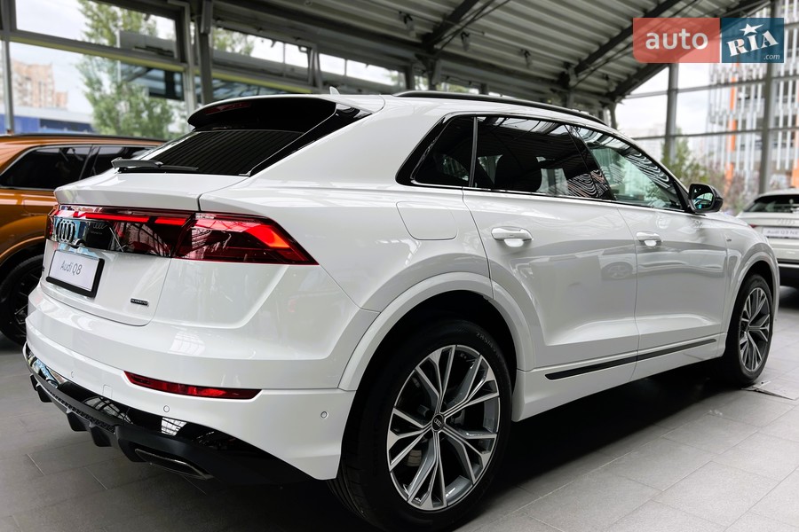Audi Q8 - фото 7