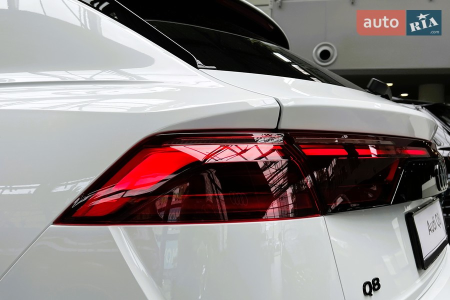 Audi Q8 - фото 12