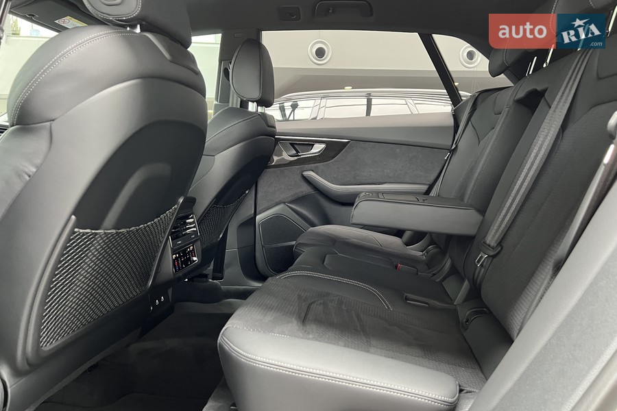 Audi Q8 - фото 25