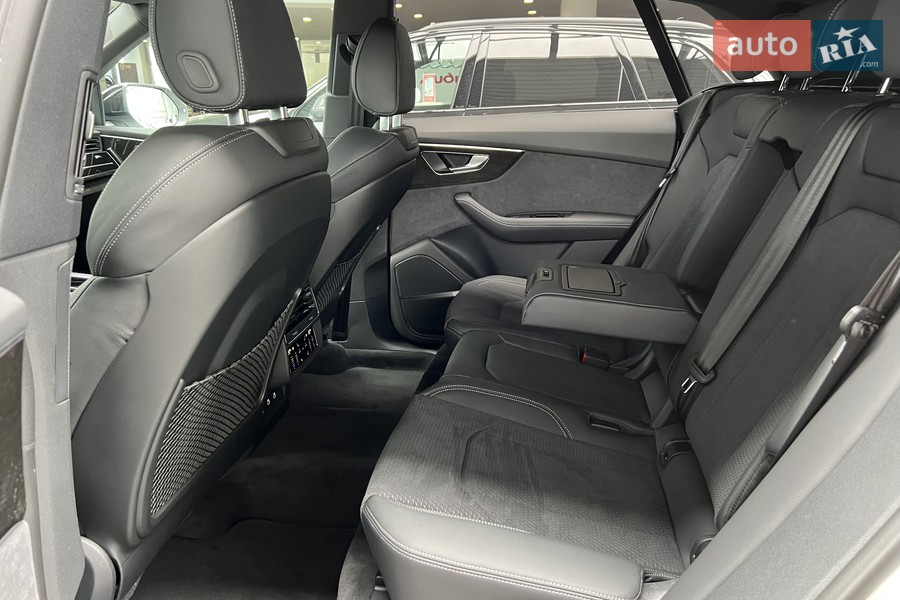 Audi Q8 - фото 26