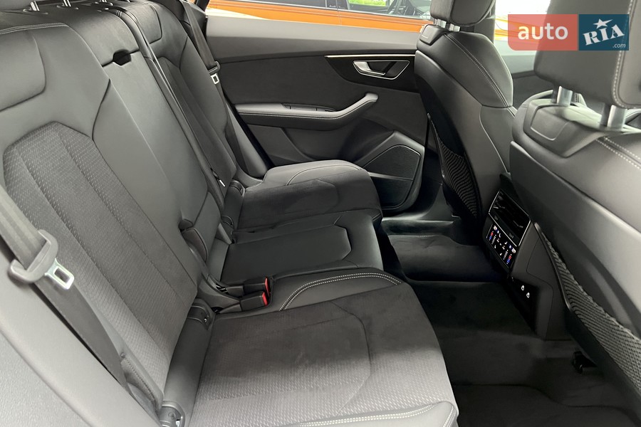 Audi Q8 - фото 35
