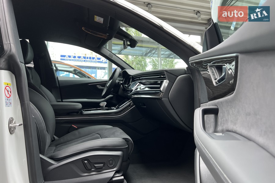 Audi Q8 - фото 36