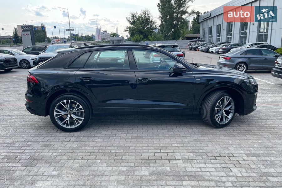 Audi Q8 - фото 7