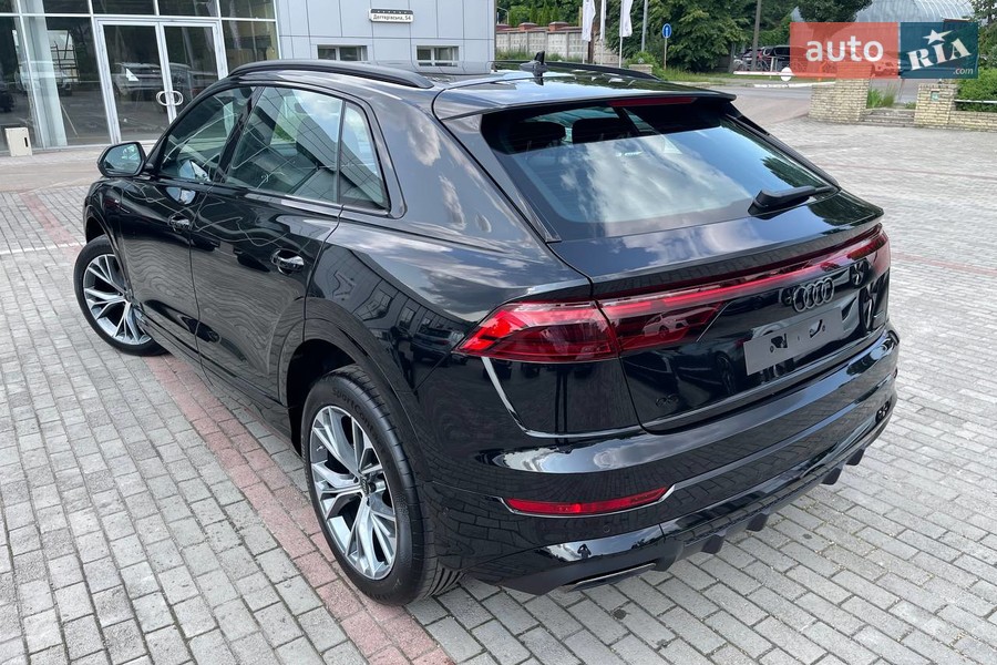 Audi Q8 - фото 10