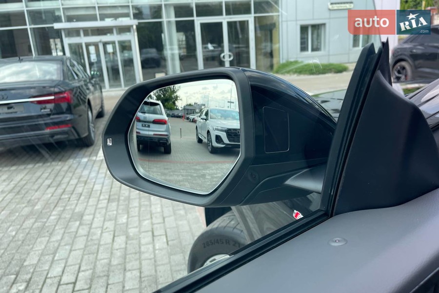 Audi Q8 - фото 19