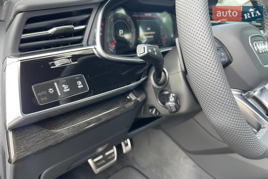 Audi Q8 - фото 21