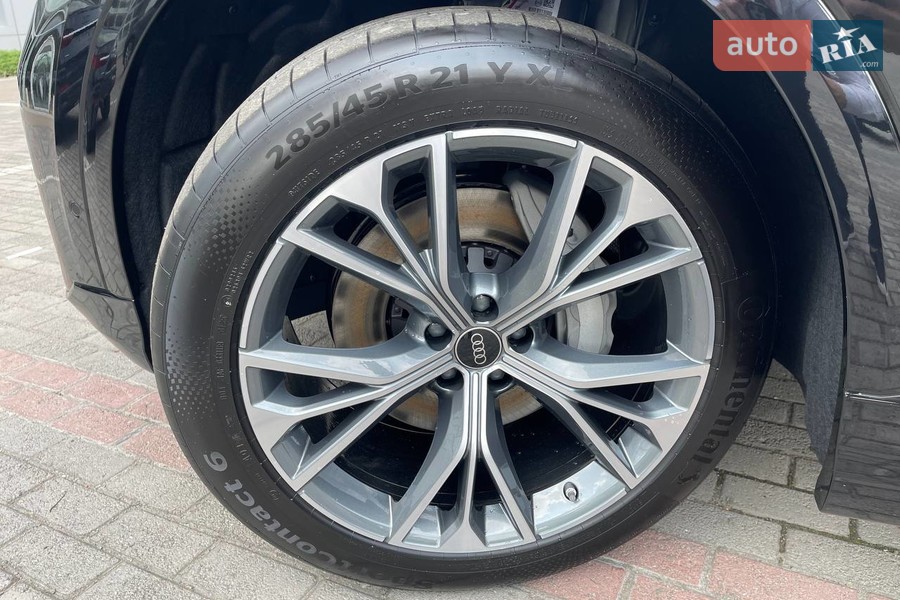 Audi Q8 - фото 28
