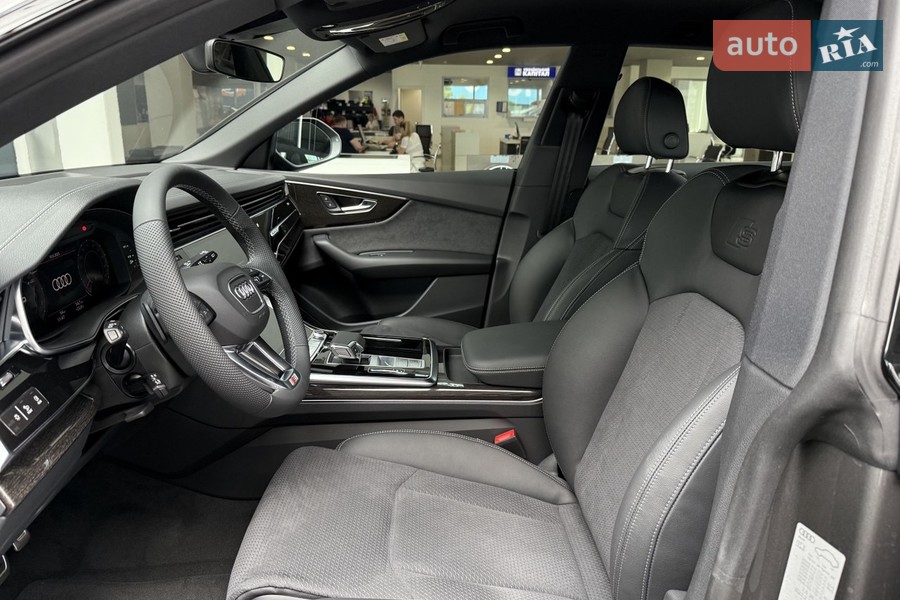 Audi Q8 - фото 6