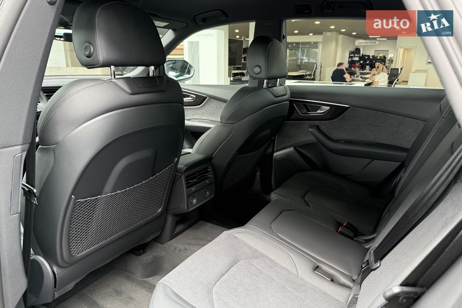 Audi Q8 - фото 7