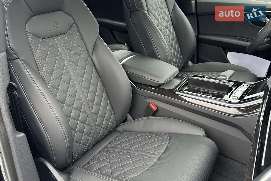 Audi Q8 - фото 1