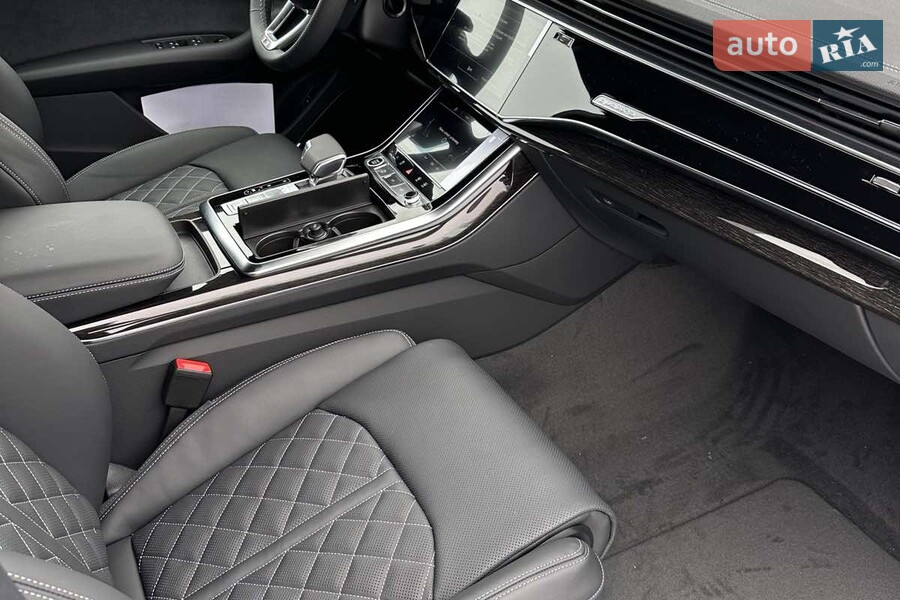 Audi Q8 - фото 24