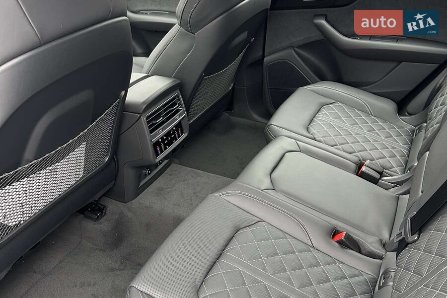 Audi Q8 - фото 21