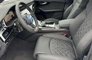 Audi Q8 - фото 15