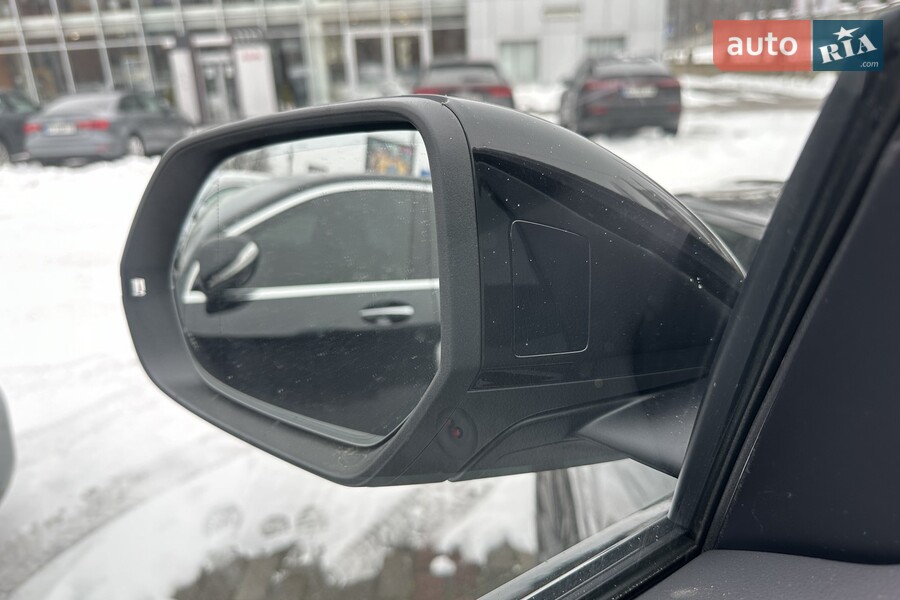 Audi Q8 - фото 18