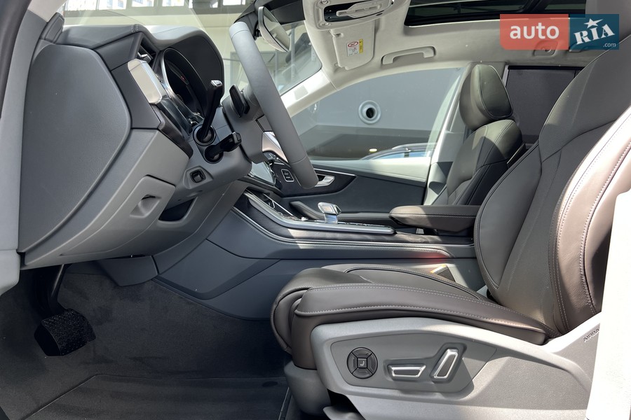 Audi Q8 - фото 34
