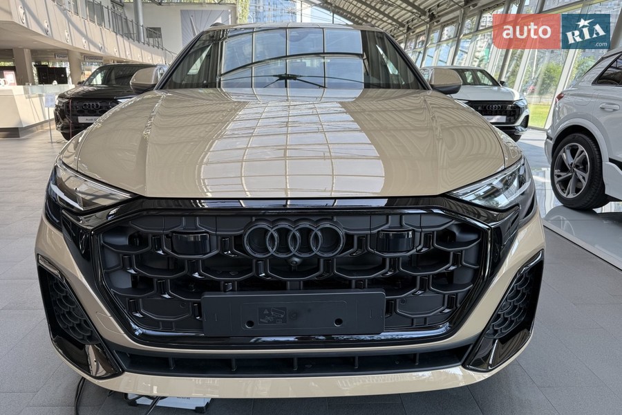 Audi Q8 - фото 1