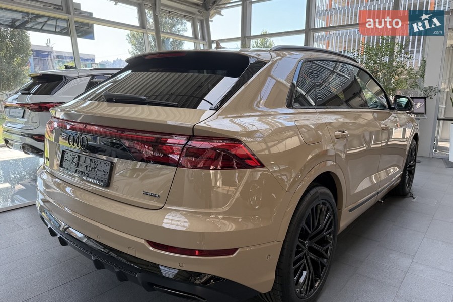 Audi Q8 - фото 5