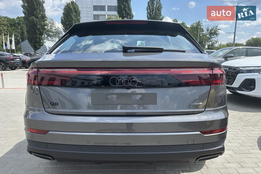 Audi Q8 - фото 10