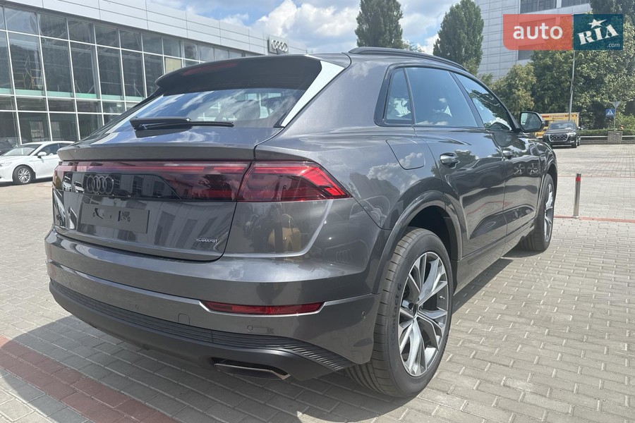 Audi Q8 - фото 5