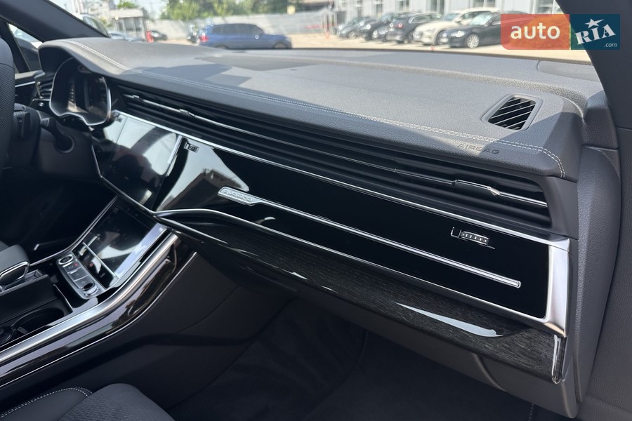 Audi Q8 - фото 22