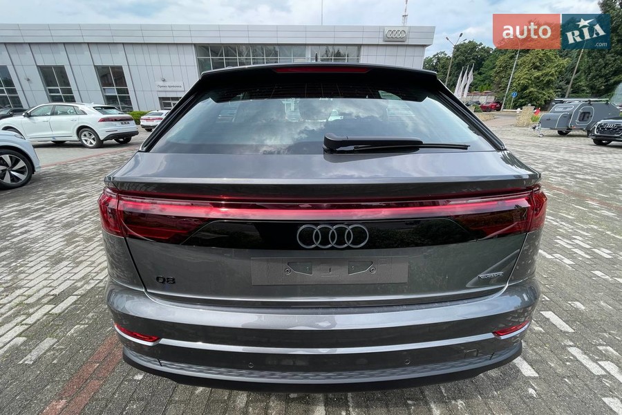 Audi Q8 - фото 6