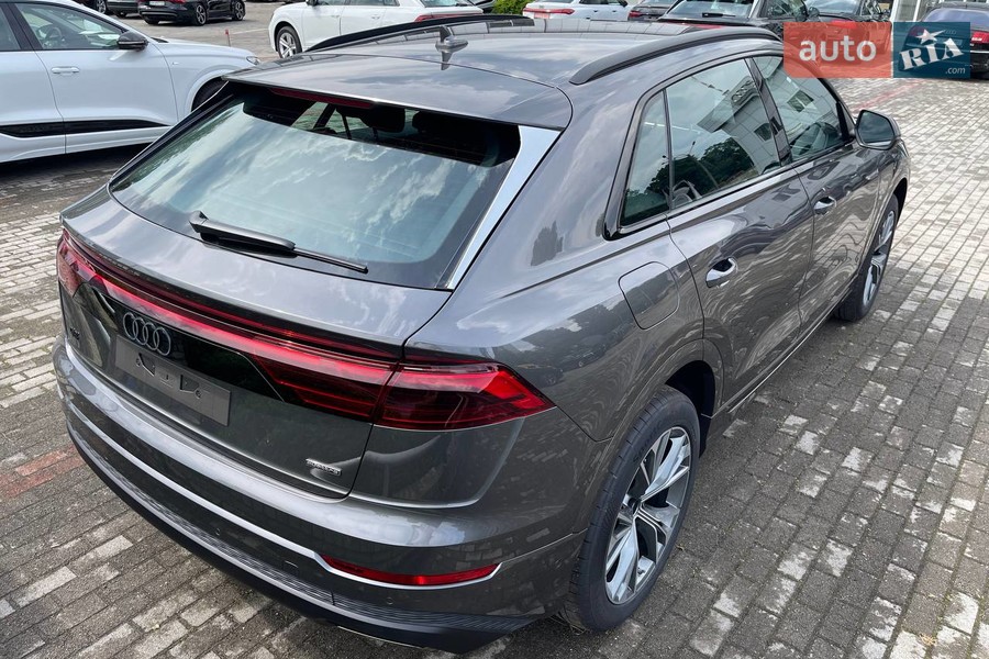 Audi Q8 - фото 7