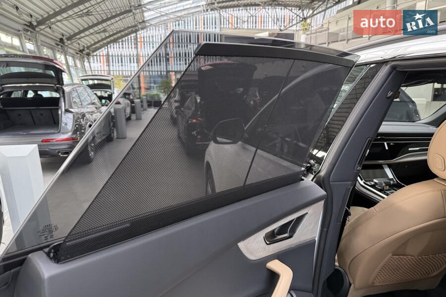 Audi Q8 - фото 7