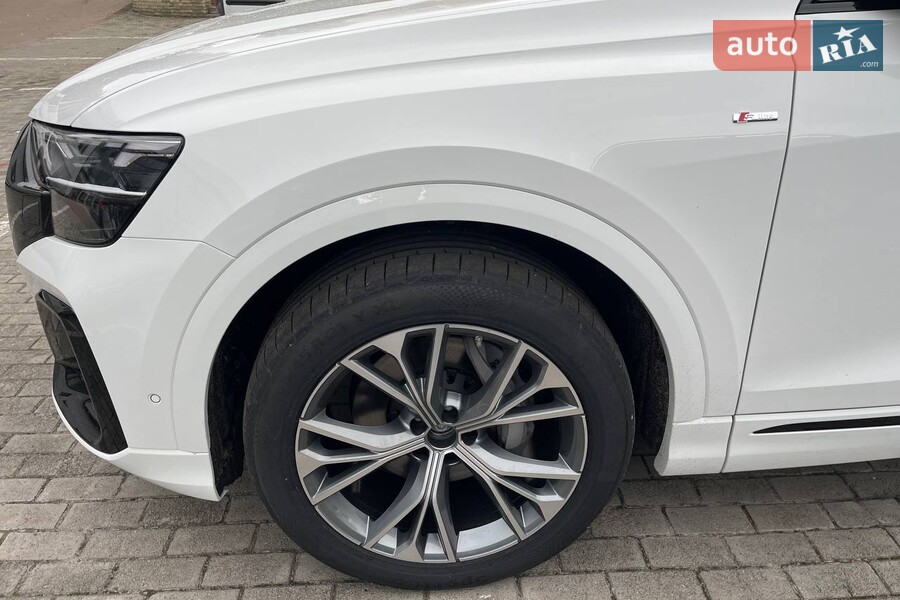 Audi Q8 - фото 10