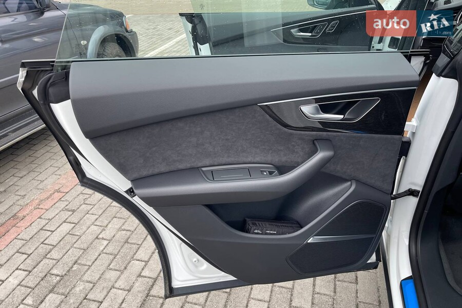 Audi Q8 - фото 17