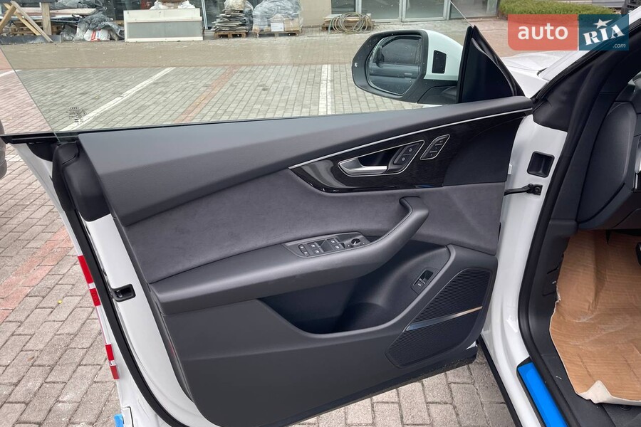Audi Q8 - фото 12