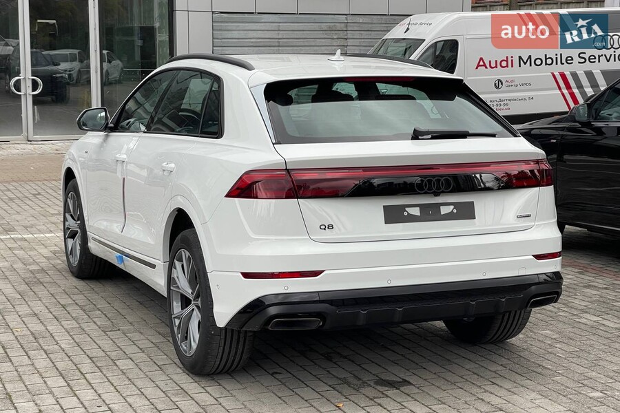 Audi Q8 - фото 6